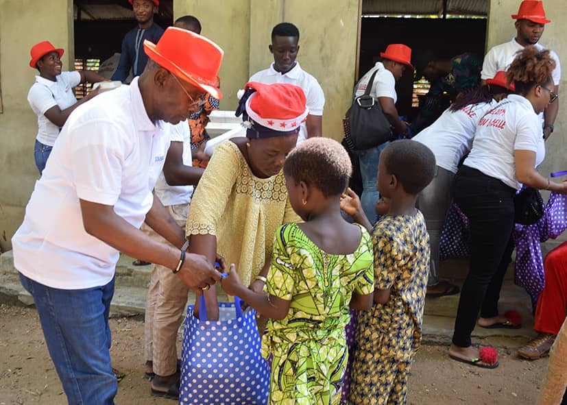 Noël des enfants à Ouinhi : Le couple Koty passe le témoin à une fondation