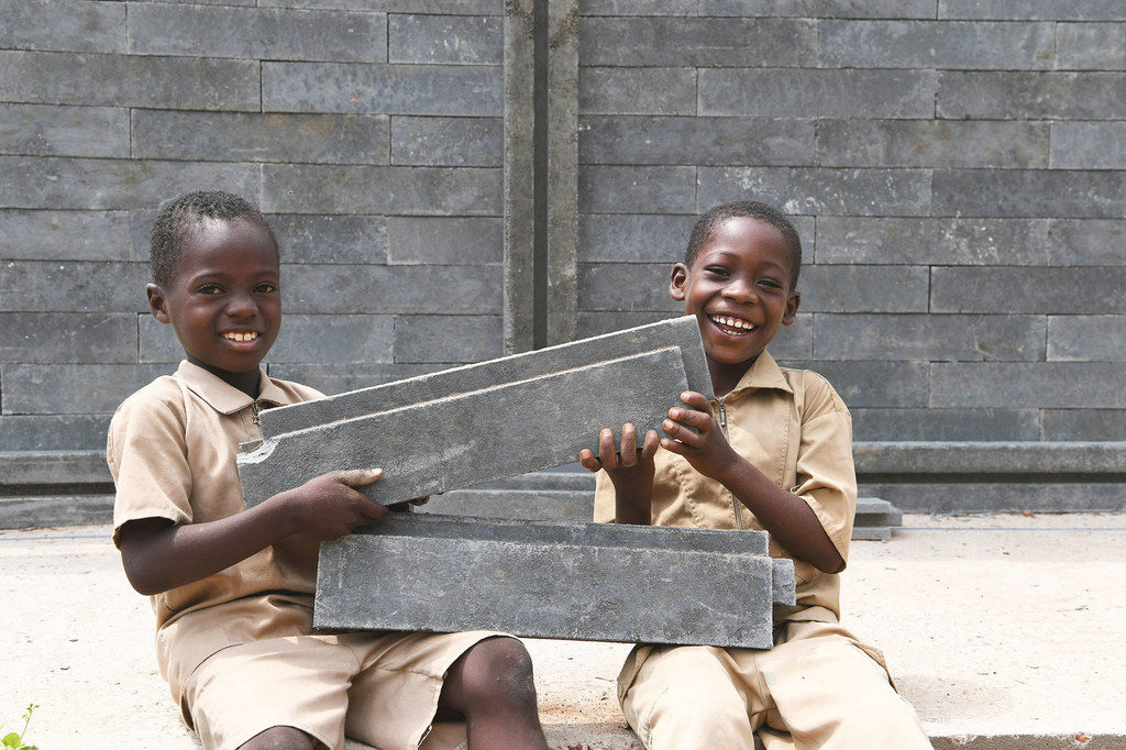 Bénin : Des salles de classe bientôt construites à base de déchets plastiques