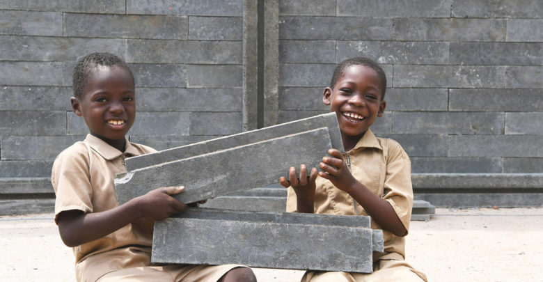 Bénin : Des salles de classe bientôt construites à base de déchets plastiques