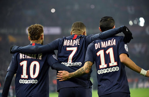 Football : le Premier ministre français signe la fin des championnats