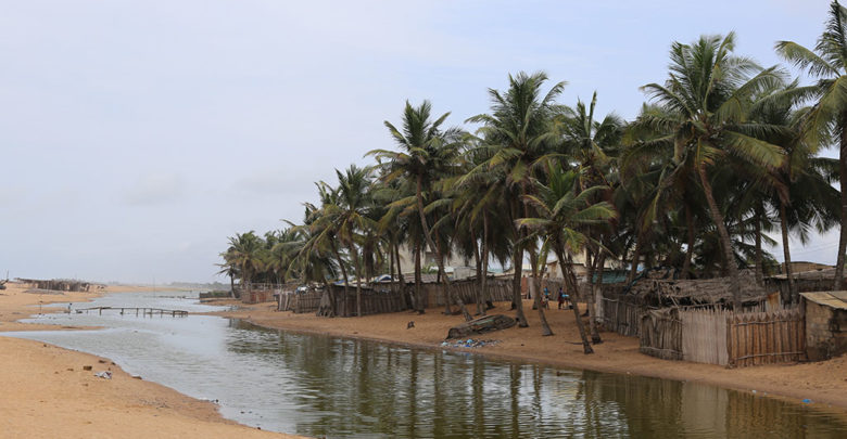 Segment transfrontalier de côte Bénin-Togo menacé par l'érosion côtière_l'appui du projet WACA