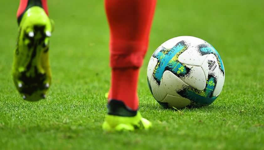 Football : Le championnat professionnel 2020-2021 reprend demain samedi