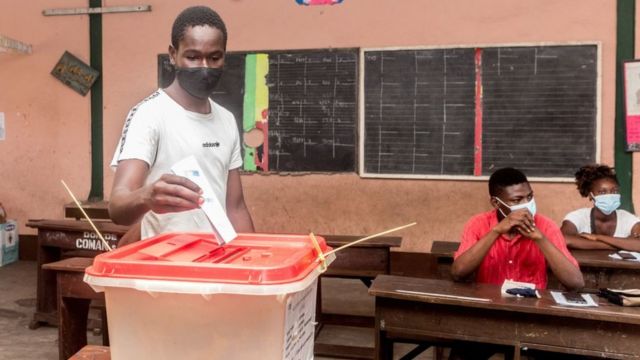 opération de vote au Bénin