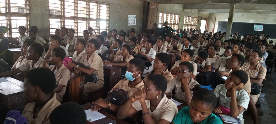 JME 2022 : Le RBFPEA sensibilise les élèves filles du Ceg Sègbèya aux métiers de l’eau