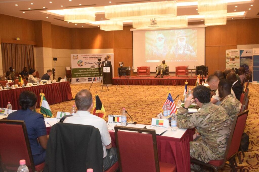 Colloque international sur la communication des armées en Afrique