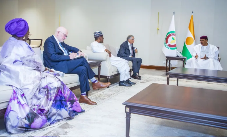 Niger : Bill Gates et Aliko Dangote rencontrent le Président Mohamed Bazoum