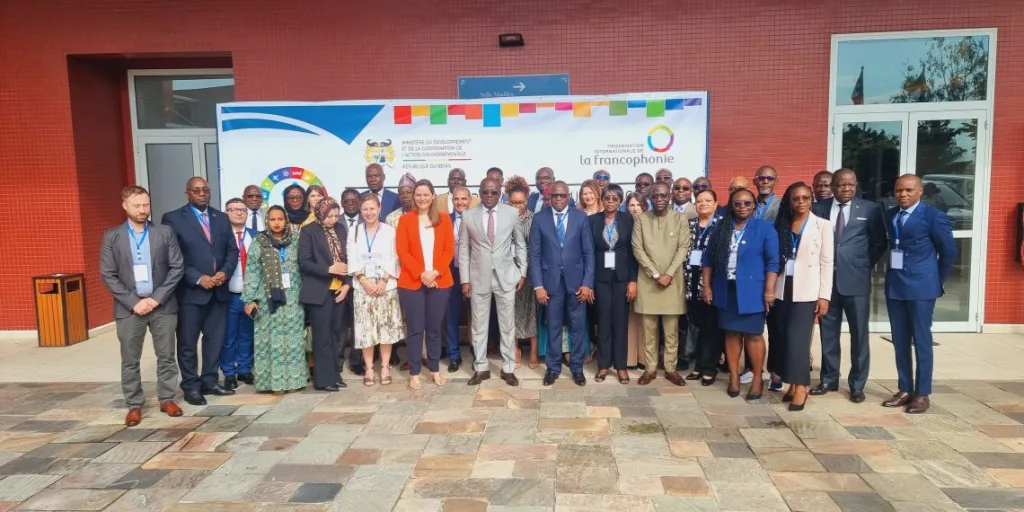 Photo-de-famille-des-officiels-et-participants 8ème rencontre des points focaux developpement durable francophonie