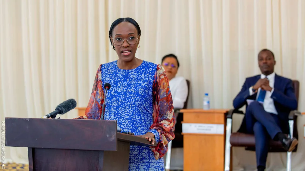Bénin : « Nous avons du stock pour l’essence » Alimatou Shadayi au sujet de la flambée des prix de l’essence de la contrebande