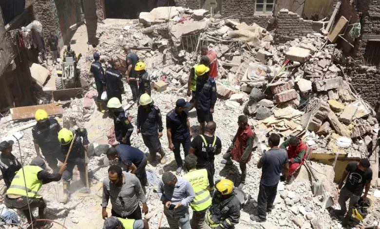 Au moins 9 personnes ont trouvé la mort suite à l’effondrement d’un immeuble de cinq étages ce lundi, au Caire, dans la capitale égyptienne.