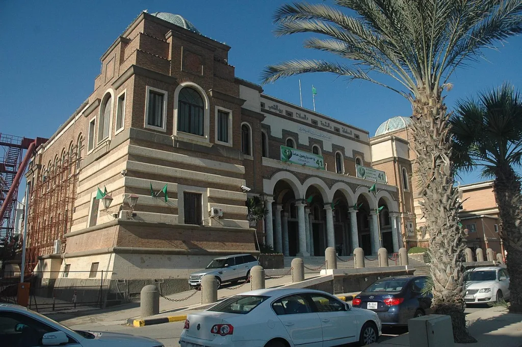 La Banque centrale de Lybie a décidé de réunir ses deux branches, autrefois séparées et en bataille de concurrence.
