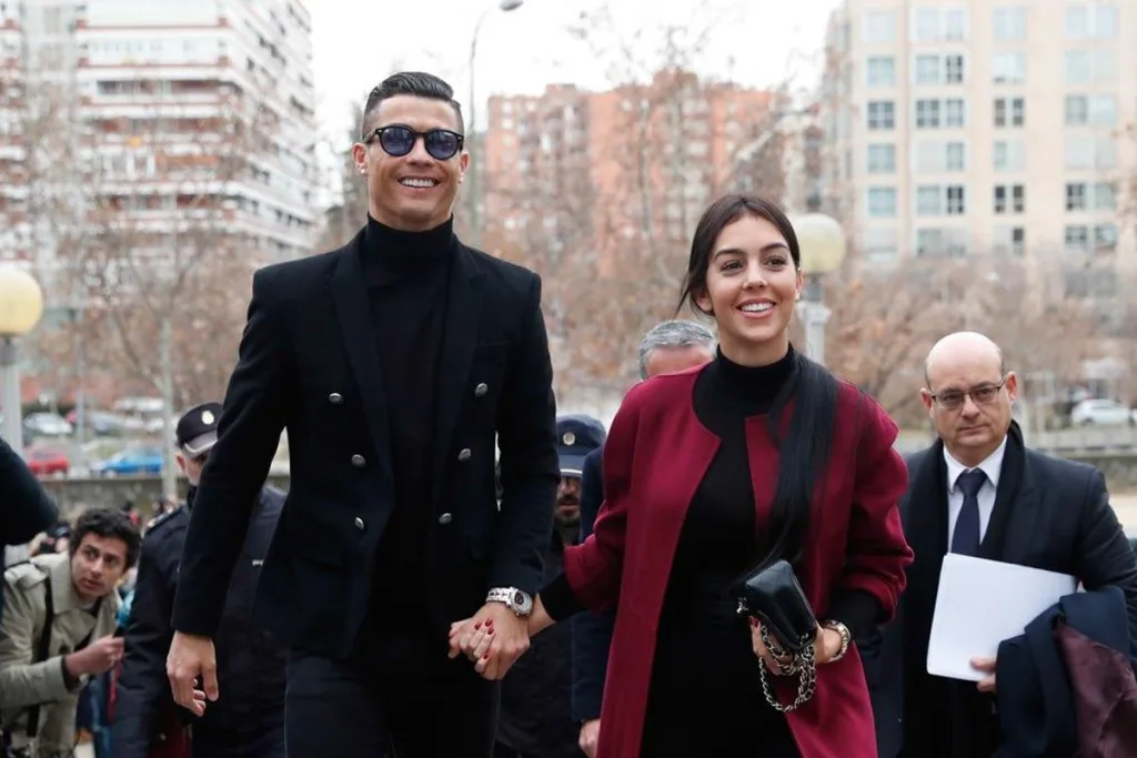 La femme du célèbre footballeur Cristiano Ronaldo, se découvre une nouvelle carrière. Cette dernière a décidé de tenter sa chance dans le monde de la musique. Non pas en tant que chanteuse, mais en tant que star d’un clip vidéo.