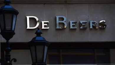 En Afrique du Sud, plusieurs employés du géant minier De Beers trouvent la mort dans un accident de la route à bord d'un bus assurant les liaisons avec la mine de diamant de Venetia, une des plus importantes du pays. Le drame s’est déroulé dans la soirée du dimanche 17 septembre.