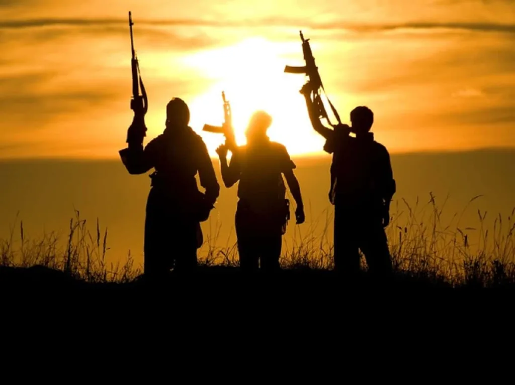 Douze soldats nigériens, “dont cinq des suites d’un accident de la circulation, et sept au combat” ont perdu la vie dans une attaque de djihadistes présumés à Kandadji (ouest du Niger), Jeudi 28 septembre.