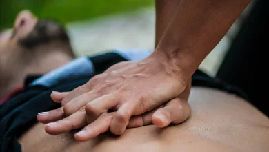 A Alicante, en Espagne, un homme de cinquante ans a été appréhendé par les forces de l’ordre, pour avoir simulé des crises cardiaques dans plus de vingt établissements pour ne pas régler ses notes.