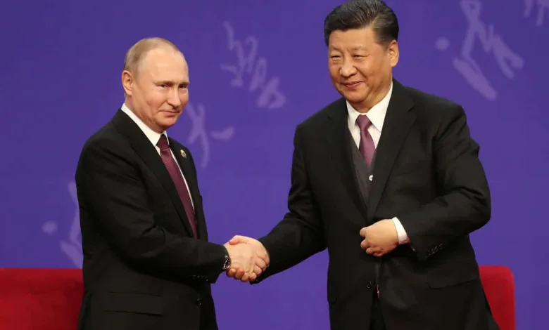 Pour une première fois depuis l’invasion de l’Ukraine en février 2022, Vladimir Poutine se rend chez son homologue chinois Xi Jinping, pour une visite de 48h.