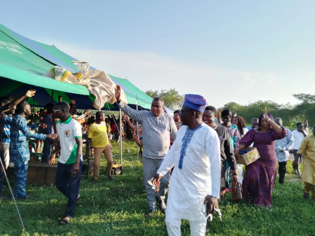Meeting de remerciement de Moele-Bénin à Oké Owo