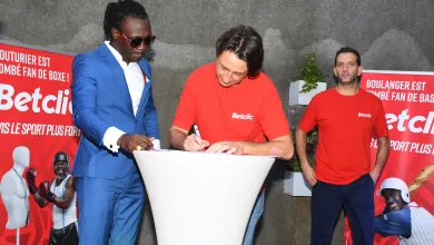 Le rappeur béninois Vano Baby devient l’ambassadeur de la marque Betclic. Le contrat de partenariat a été signé ce mercredi 25 octobre 2023 à Cotonou, entre le Directeur Général Afrique de l’entreprise Betclic Group, Maximiliano Monté et l’artiste.