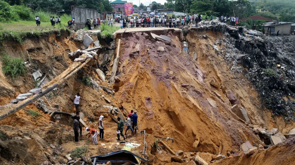 Au moins une dizaine de personnes ont trouvé la mort dans un glissement de terrain dans le quartier de Mbankolo à Yaoundé, dimanche 08 octobre.