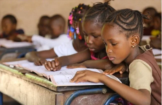Au Niger, la rentrée scolaire démarre officiellement ce lundi 02 octobre 2023. Elèves et enseignants reprennent ainsi le chemin des classes.