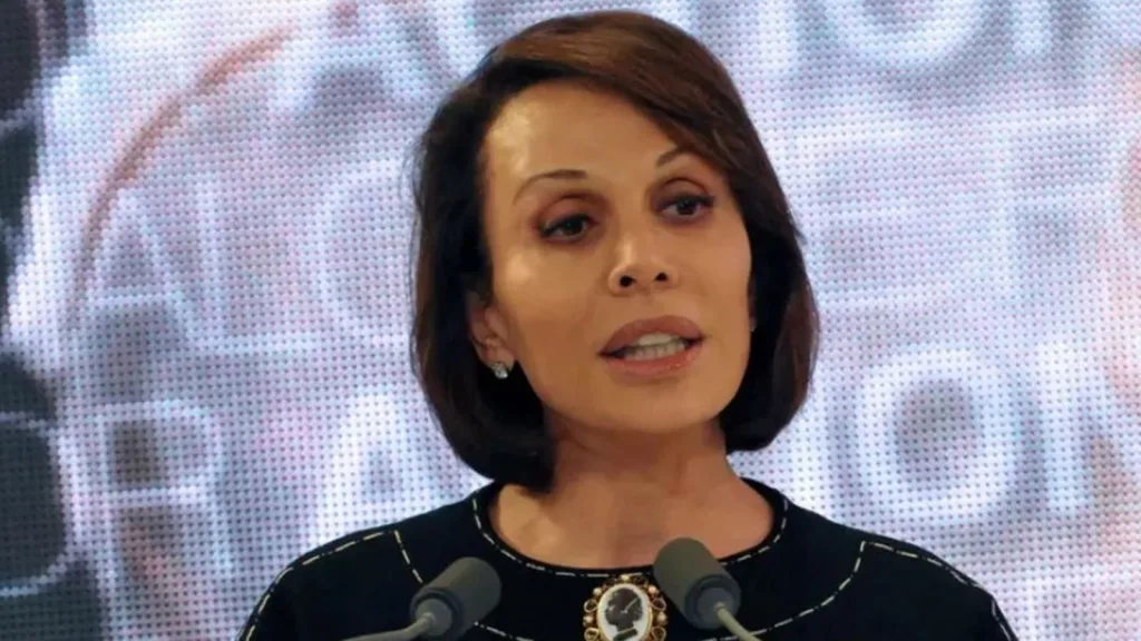 L'ex première dame Sylvia Bongo Ondimba est désormais placée en détention provisoire. Après une confrontation entre elle et Brice Laccruche Alihanga, ancien chef de cabinet d’Ali Bongo Ondimba, devant le juge d’instruction, Sylvia est conduite à la maison d’arrêt pour femmes de Gros-Bouquet de Libreville.