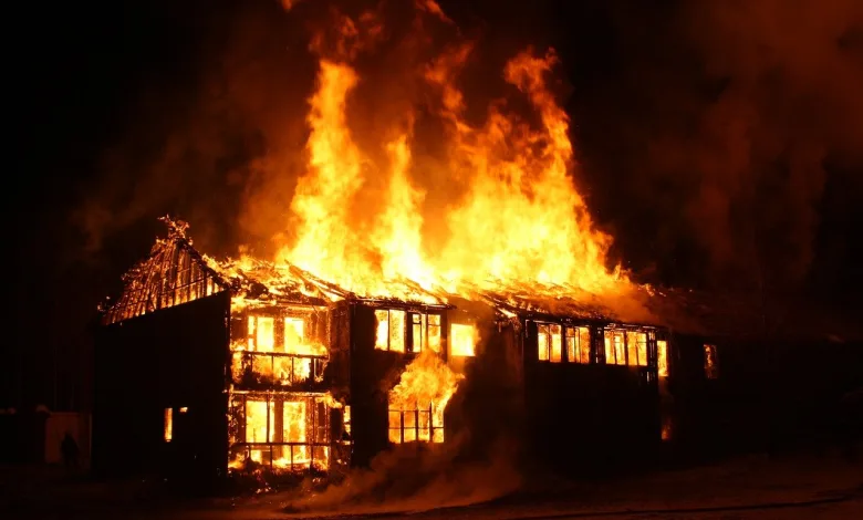 Un incendie ravageur a éclaté au marché de Cococodji, situé dans la commune d’Abomey-Calavi, dans la nuit de ce jeudi 23 novembre 2023.