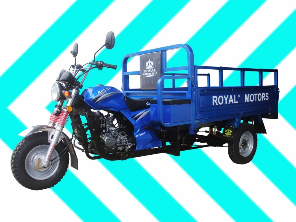 Bénin : Le préfet Mègbédji s’en prend aux conducteurs de tricycle Le préfet du département du Couffo, Christophe Mègbédji a pris des mesures quant à la circulation des engins à trois roues communément appelé “Kloboto”. Au regard des nombreux cas d’accidents enregistrés dans le département du Couffo et impliquant les engins à trois roues communément appelé “Kloboto”, le Préfet du Couffo Christophe Mègbédji, a pris un certain nombre de mesures. » Désormais sur l’ensemble du territoire de son département : • Tout propriétaire de tricycle doit obligatoirement souscrire à une police d’assurance avant de le mettre en circulation ; • Tout conducteur de tricycle doit être en possession de son permis de conduire ; • Tout tricycle doit être équipé d’un dispositif de signalisation de gabarit afin d’améliorer la visibilité sur le terrain.
