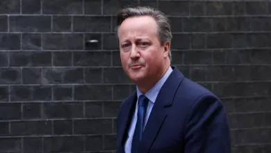 David Cameron est le nouveau Secrétaire d’État aux Affaires Étrangères au Royaume-Uni. Sa nomination a été prononcée ce lundi 13 novembre 2023. Suita au limogeage de Suella Braverman du ministère de l’intérieur britannique.