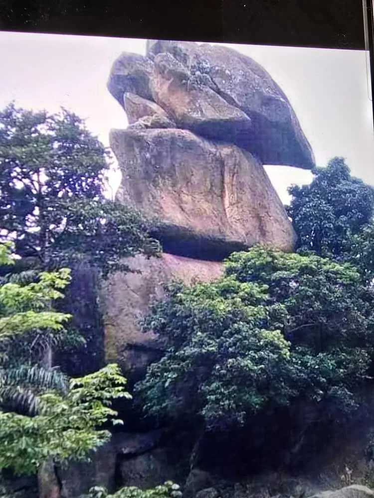 PREMIER ROI DU ROYAUME IGBO IDASHA (DASSA-ZOUME) - CHERCHEUR Roger Sêdo ADJIBA